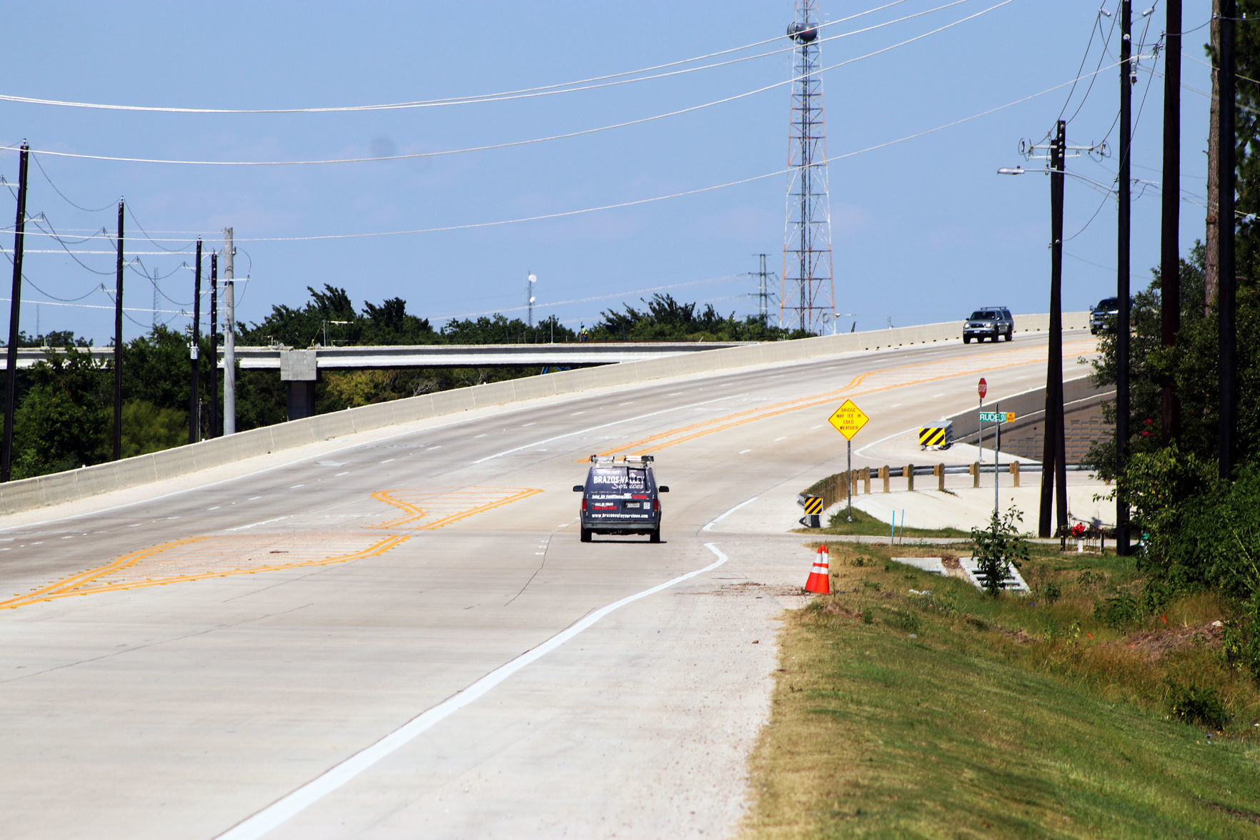 Two parts of three-way overpass now open